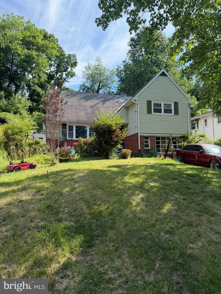 6104 GREENVALE PARKWAY, Riverdale, MD 20737
