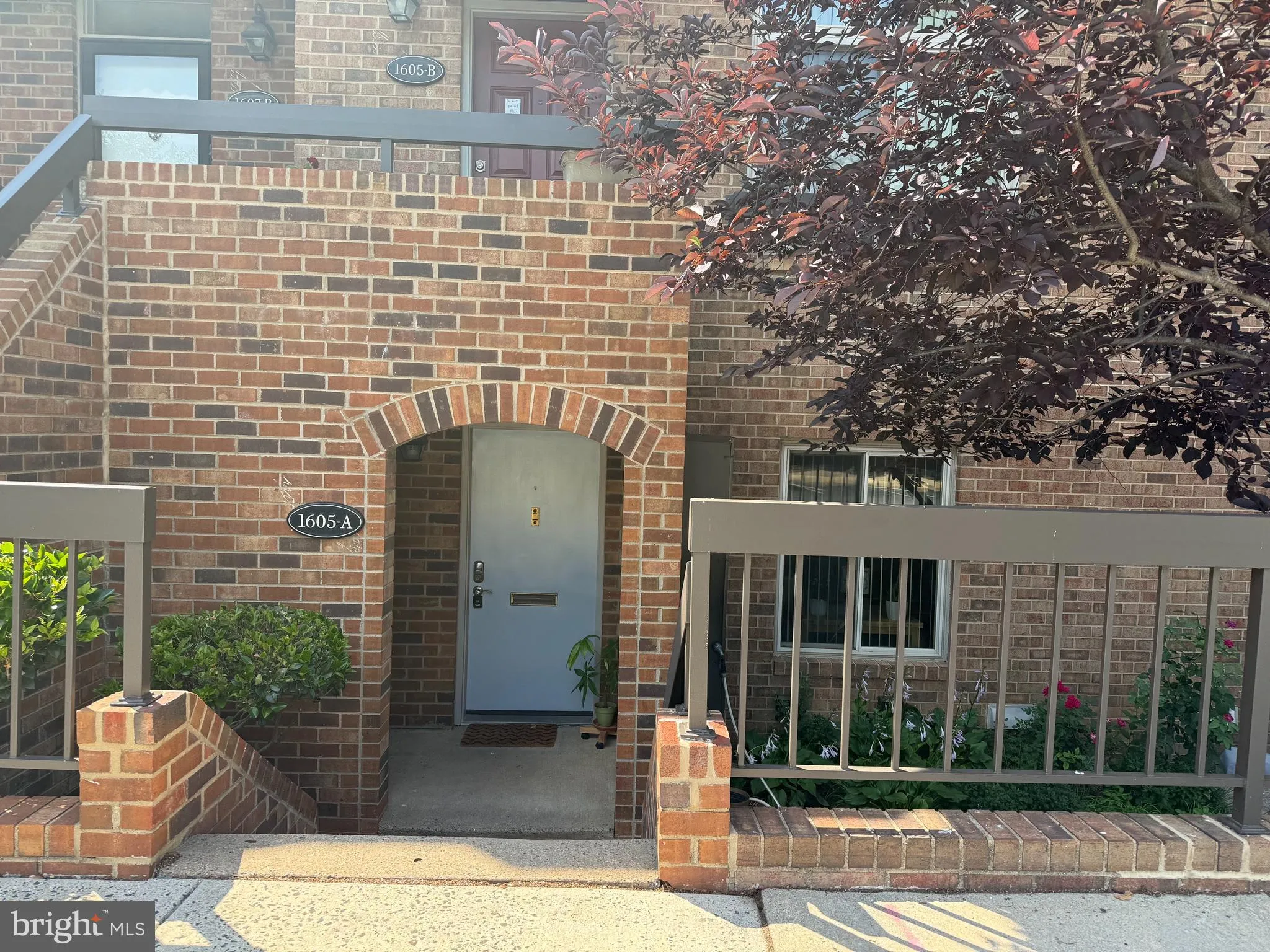1605 HAYES STREET, Arlington, VA 22202