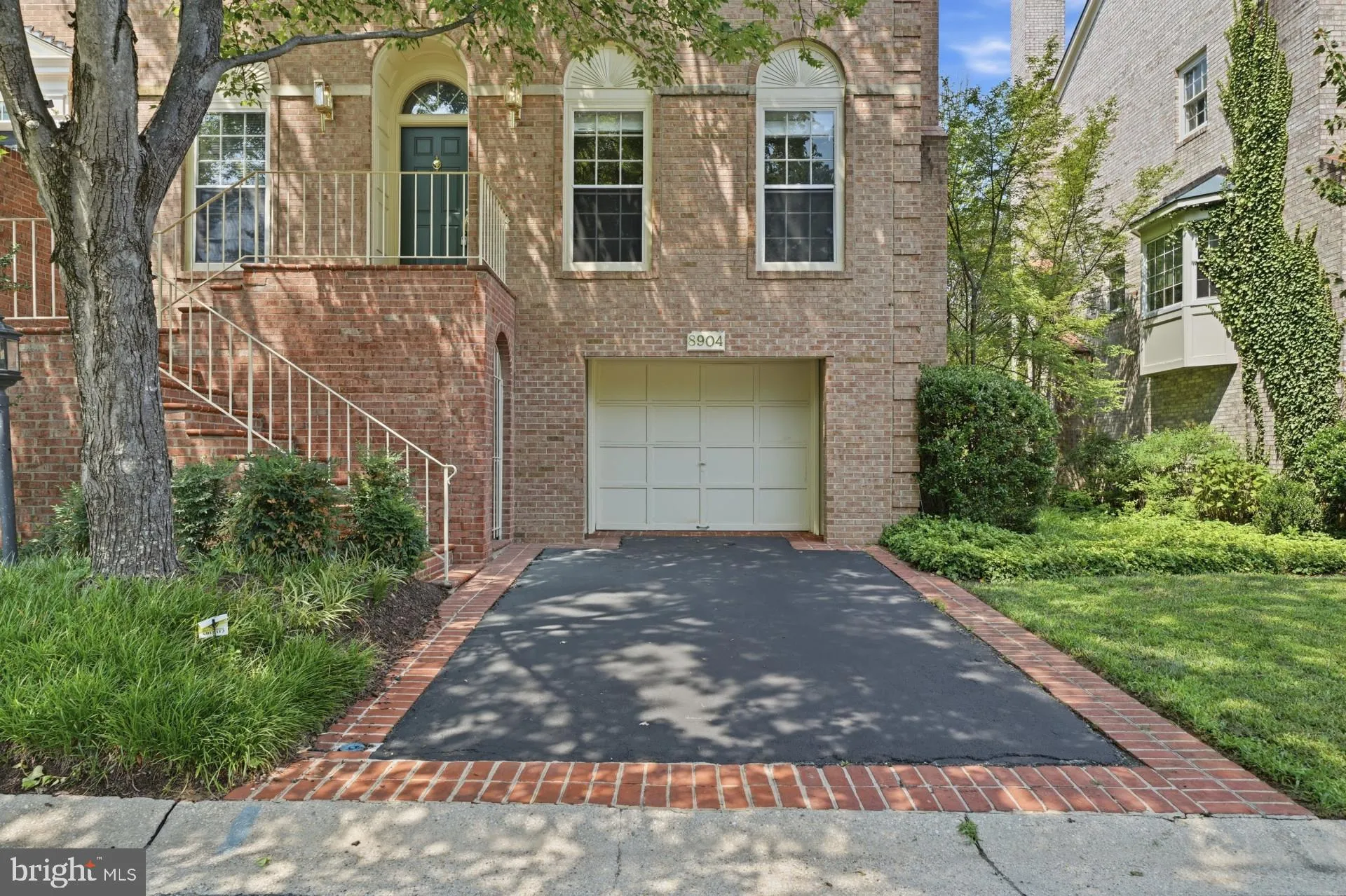 8904 BARROWGATE COURT, Potomac, MD 20854