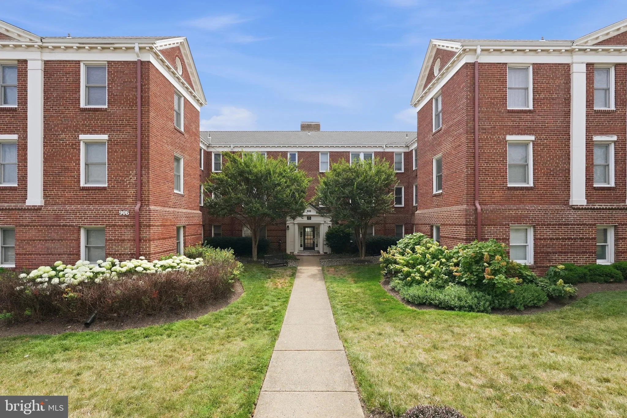 906 WASHINGTON STREET, Alexandria, VA 22314