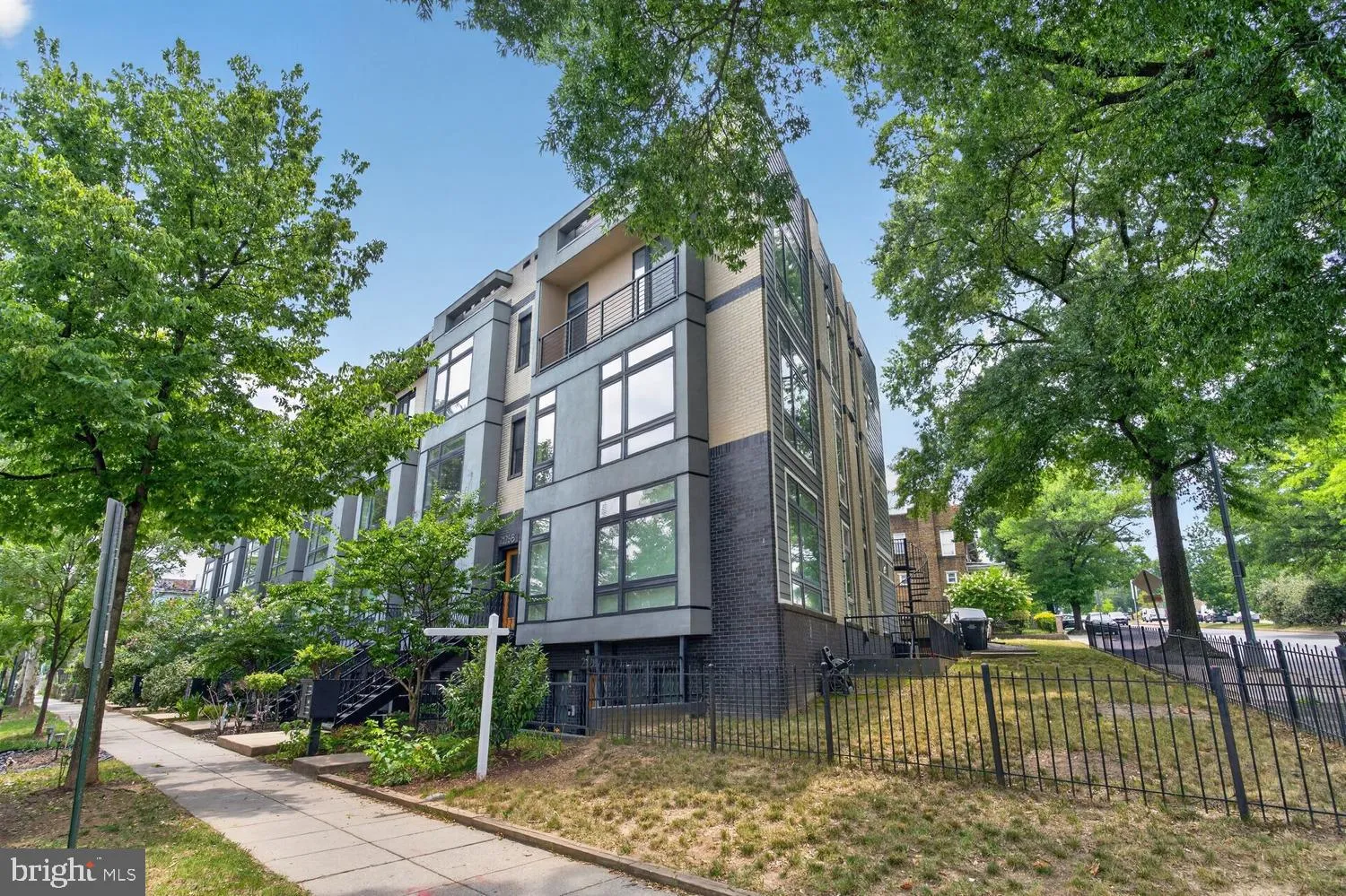 2126 3RD STREET, Washington, DC 20002