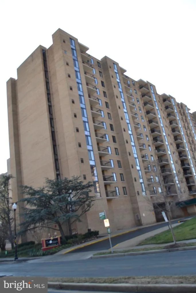 4500 FOUR MILE RUN DRIVE, Arlington, VA 22204