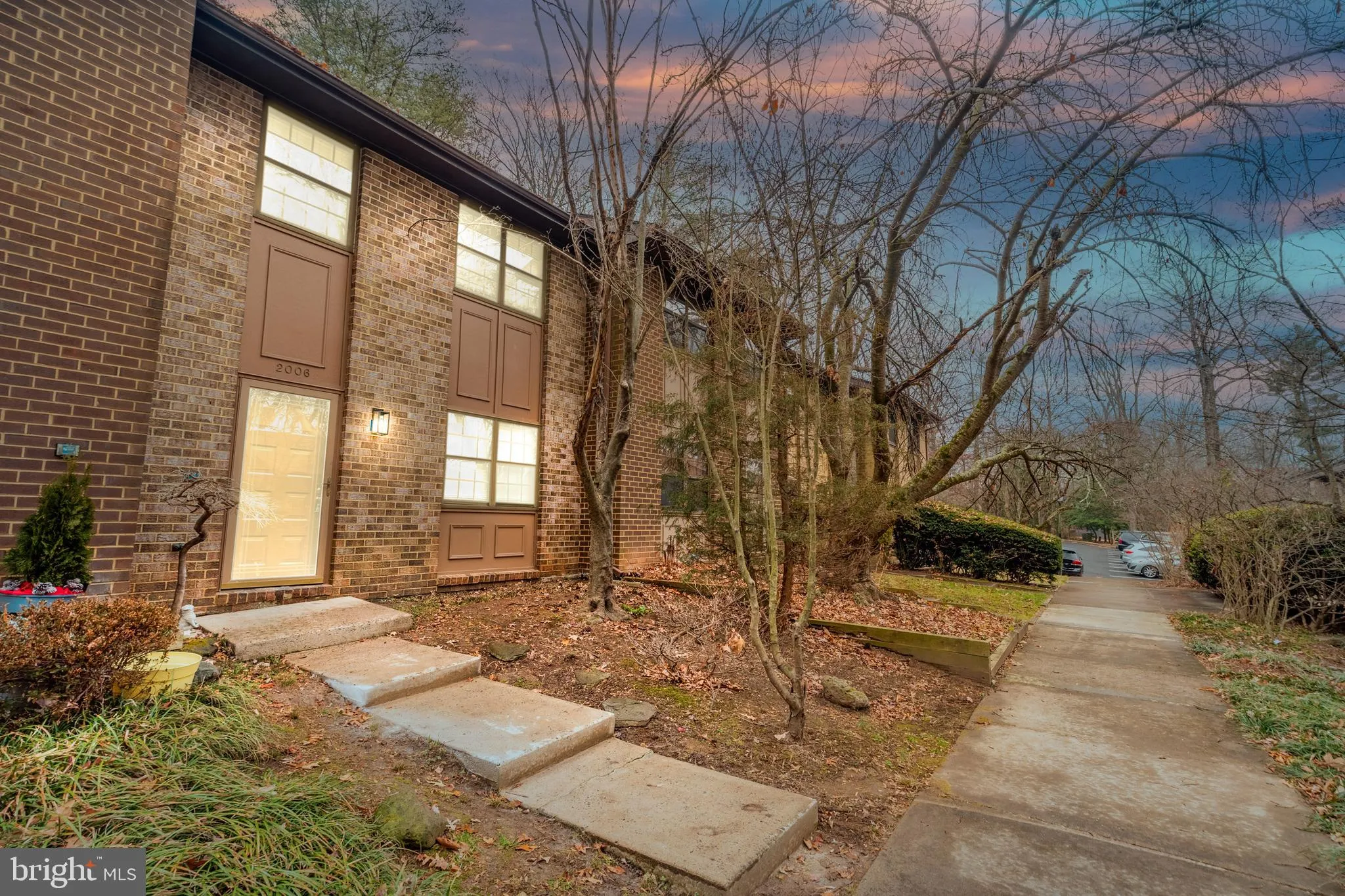 2006 HEADLANDS CIRCLE, Reston, VA 20191
