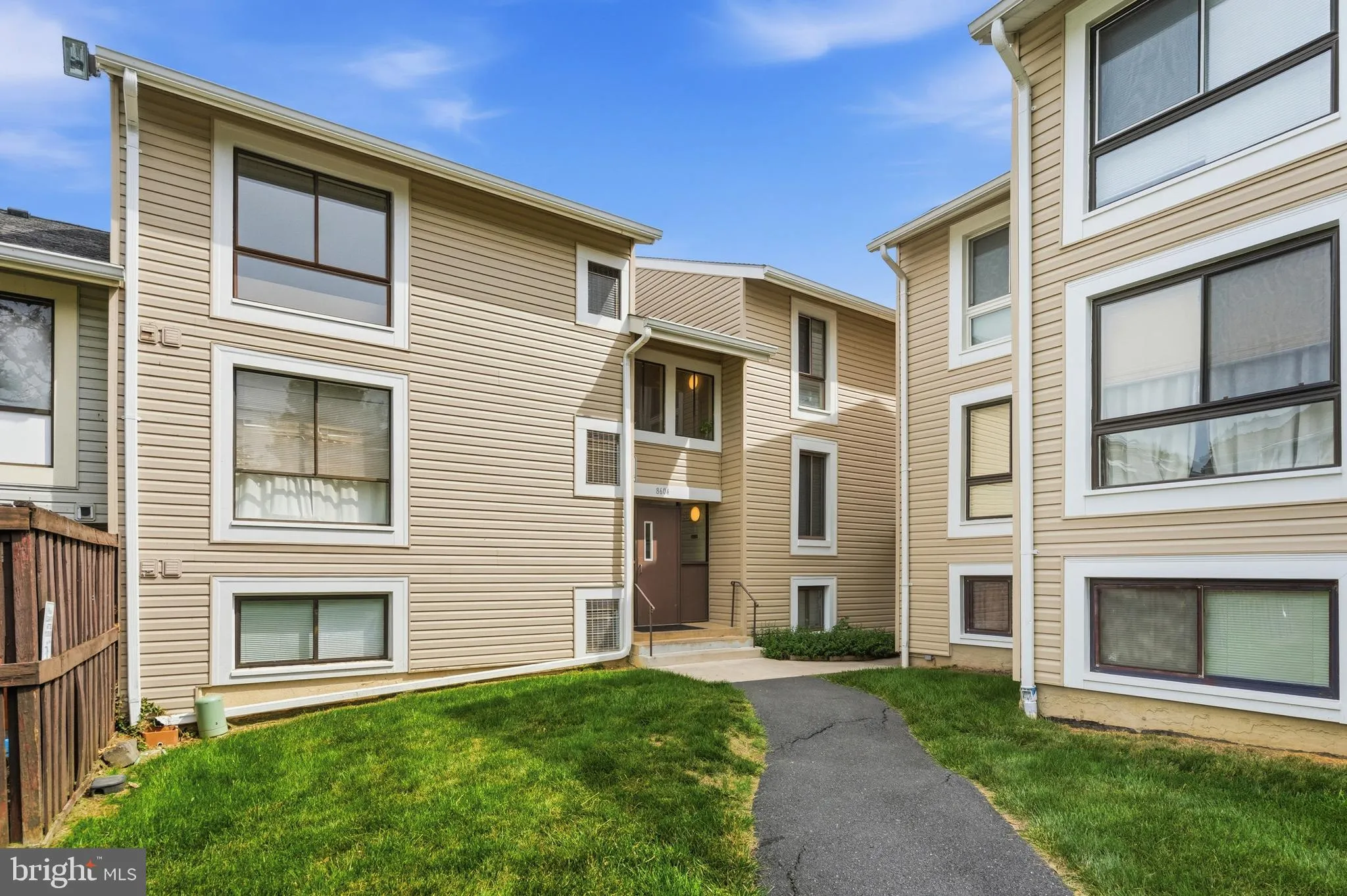 8604 VILLAGE WAY, Alexandria, VA 22309