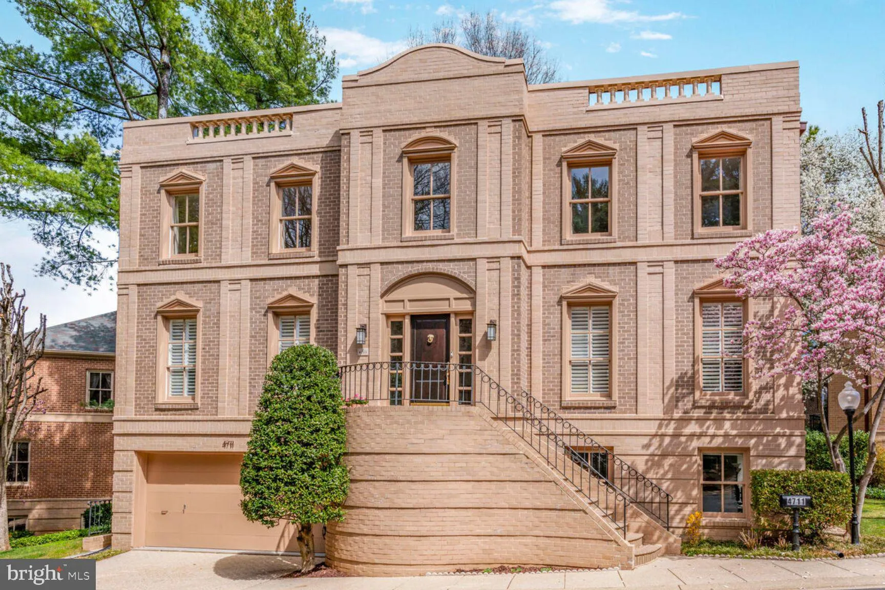4711 FOXHALL CRESCENT, Washington, DC 20007