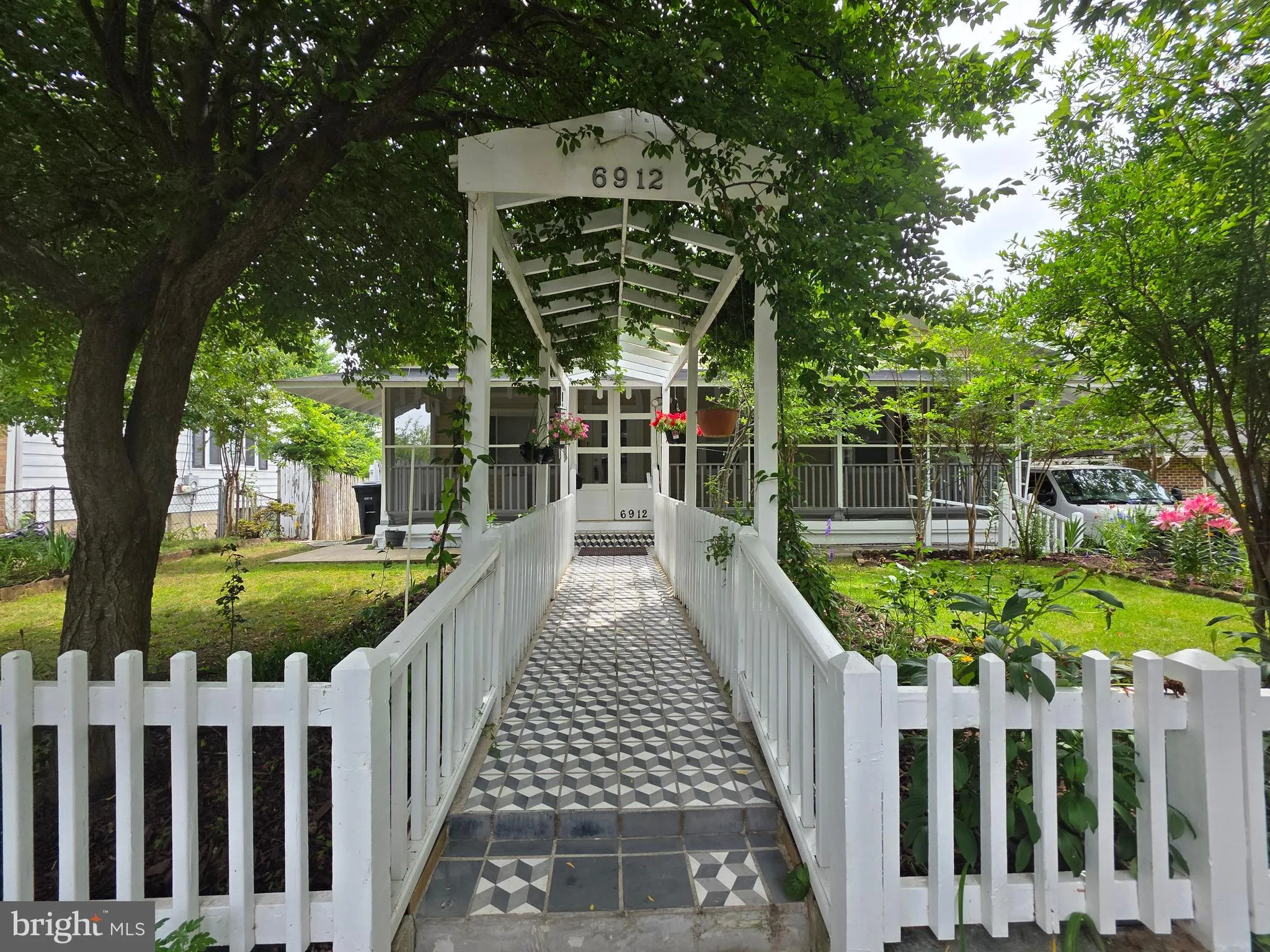 6912 FURNESS AVENUE, Oxon Hill, MD 20745