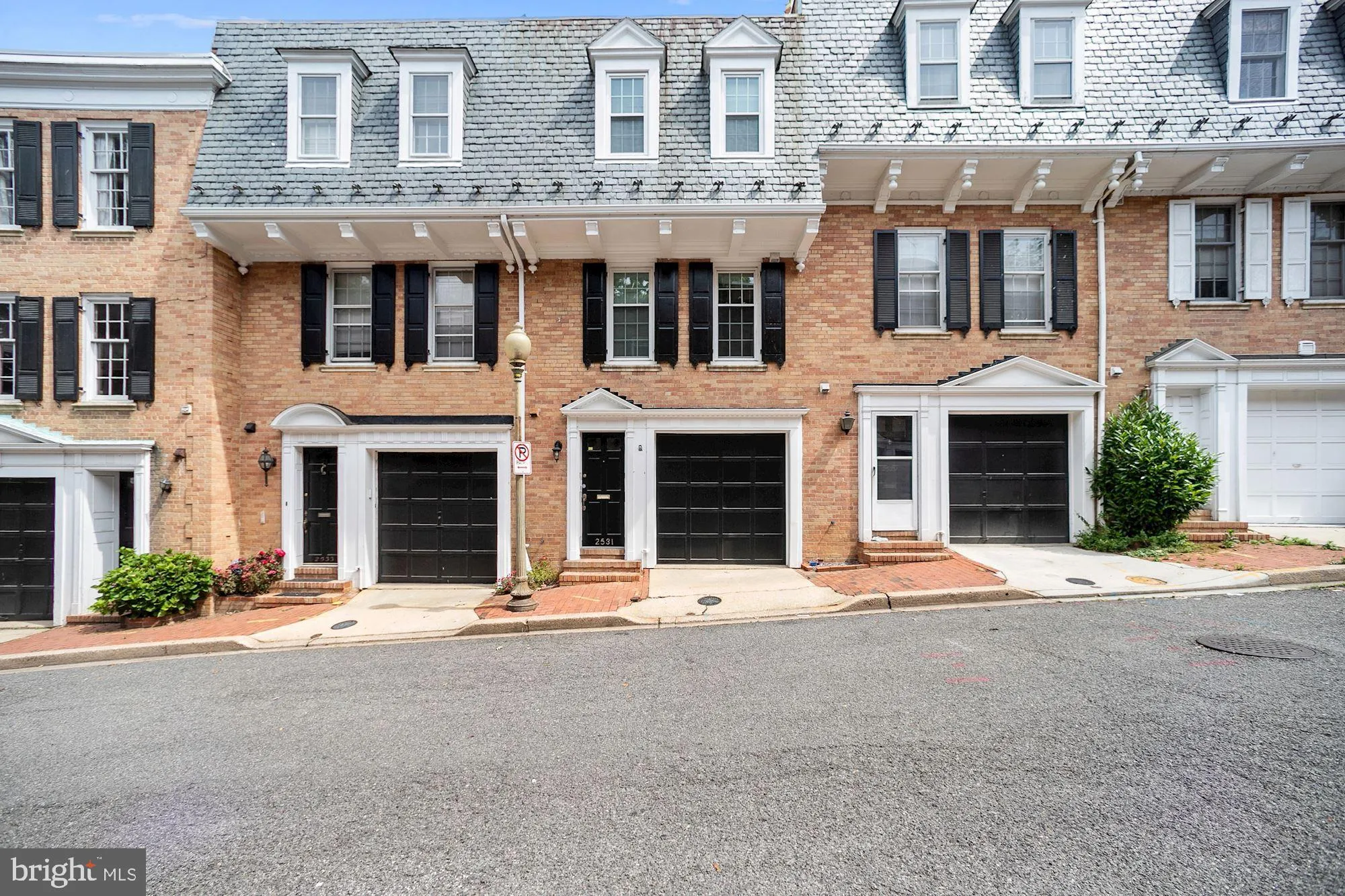 2531 QUEEN ANNES LANE, Washington, DC 20037