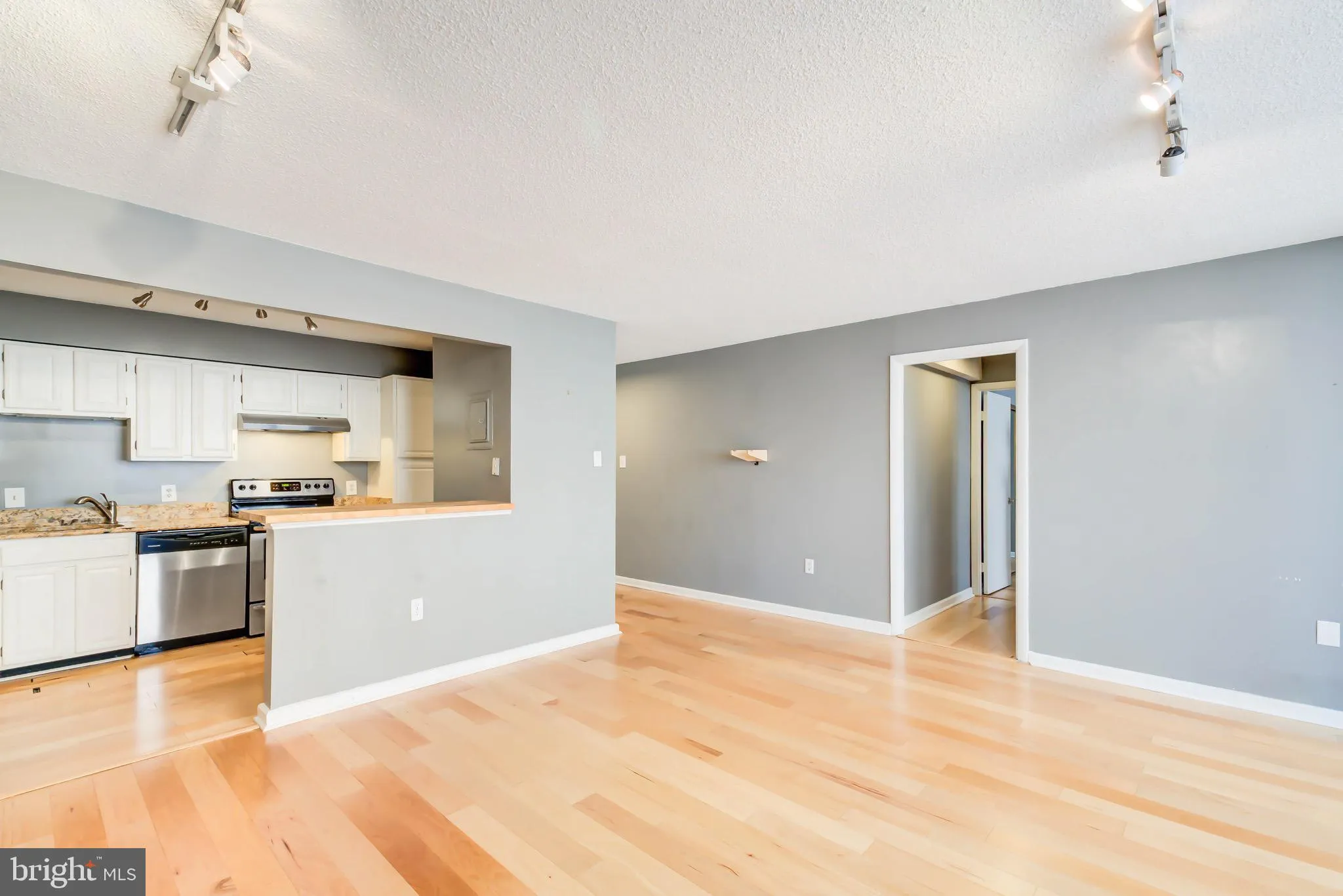 2141 P STREET, Washington, DC 20037