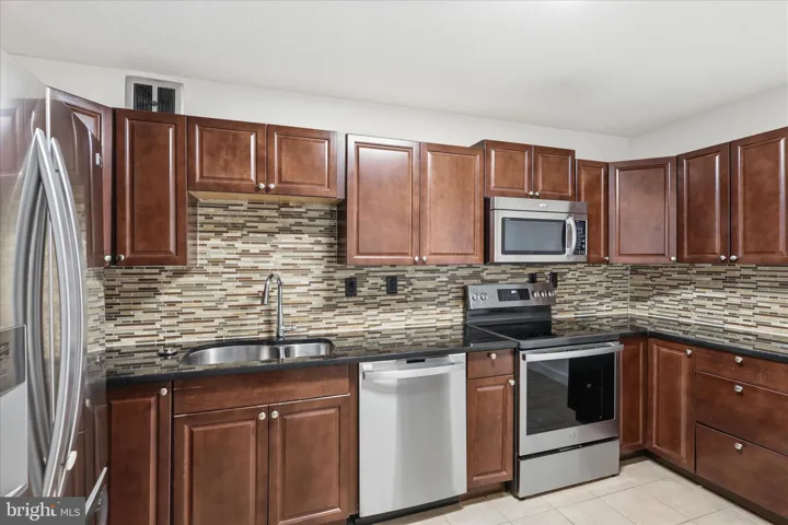 309 Yoakum Pkwy, Alexandria, Virginia 22304