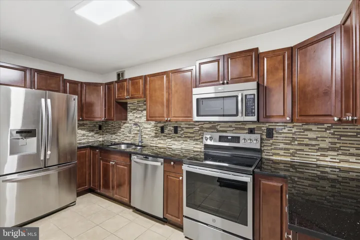 309 Yoakum Pkwy, Alexandria, Virginia 22304