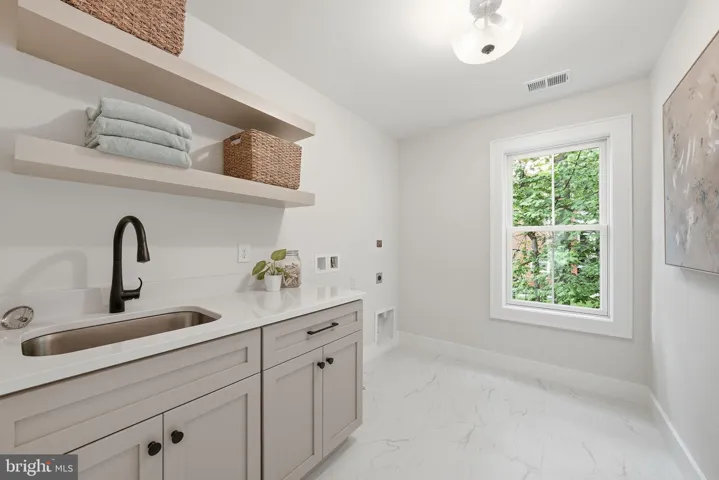 508 Meridian Street, Falls Church, VA 22046