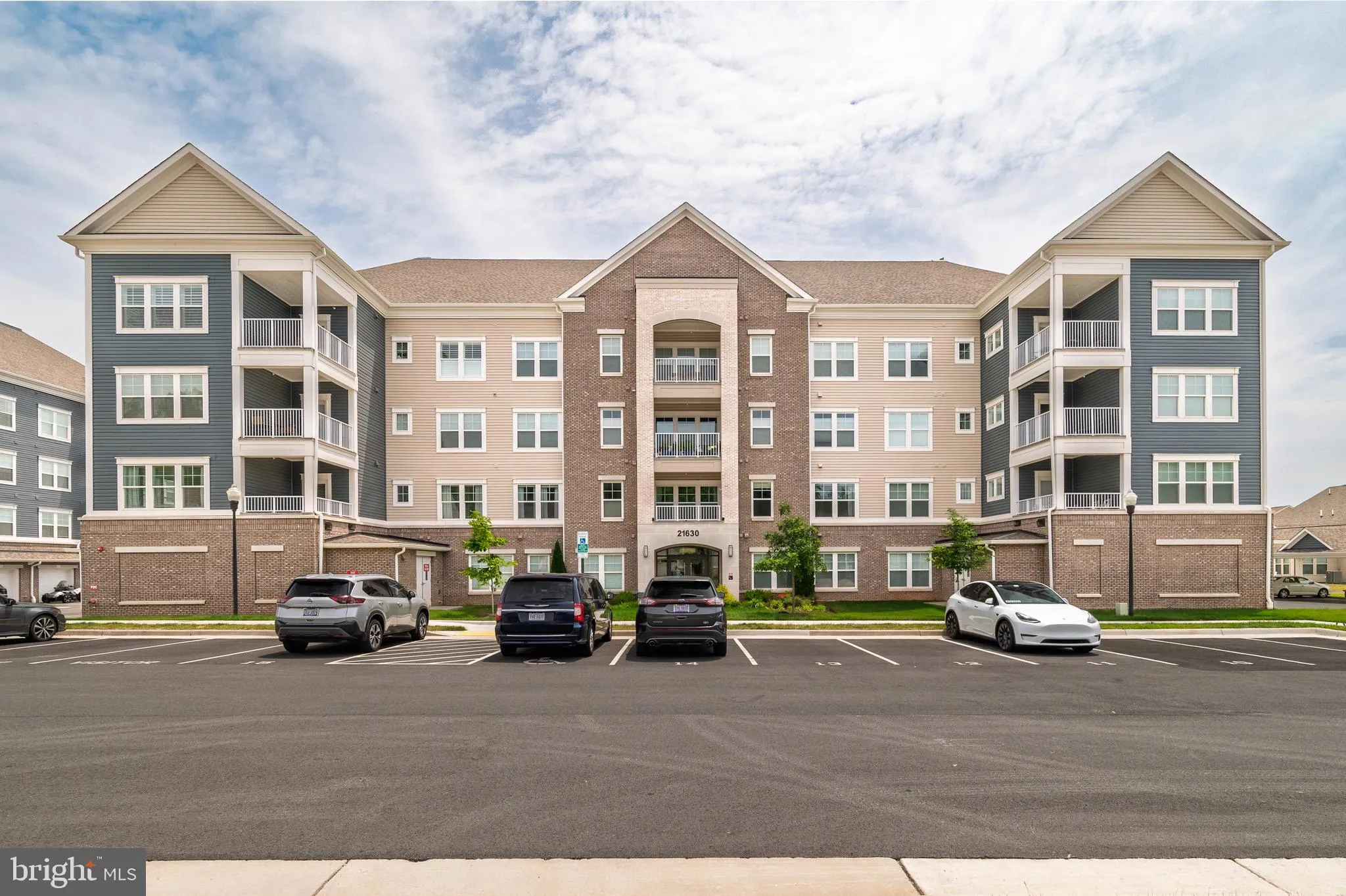 21630 HAWKSBILL HIGH CIRCLE, Sterling, VA 20164