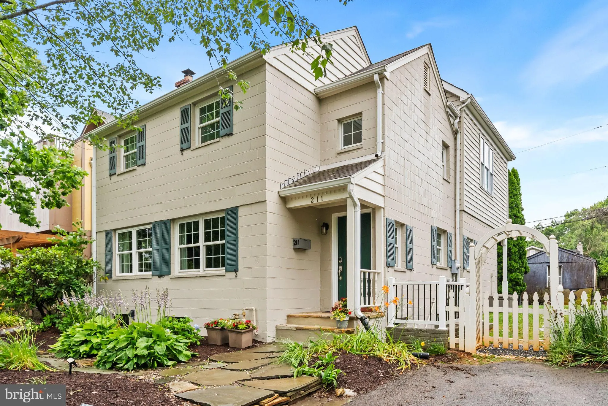 211 GREENWAY BOULEVARD, Falls Church, VA 22046