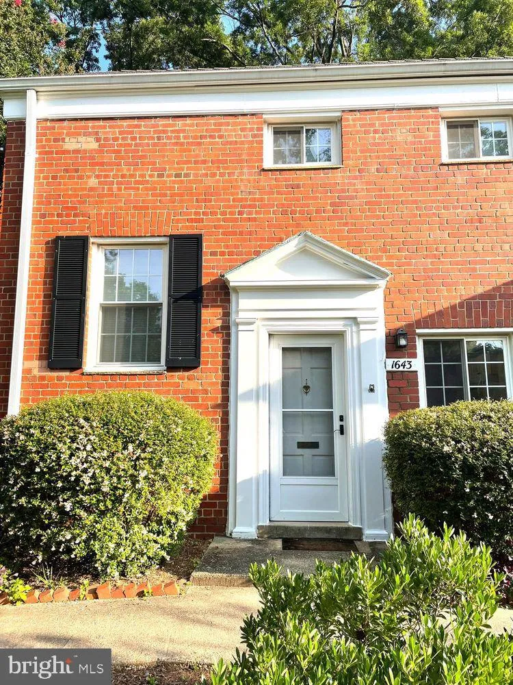 1643 PRESTON ROAD, Alexandria, VA 22302