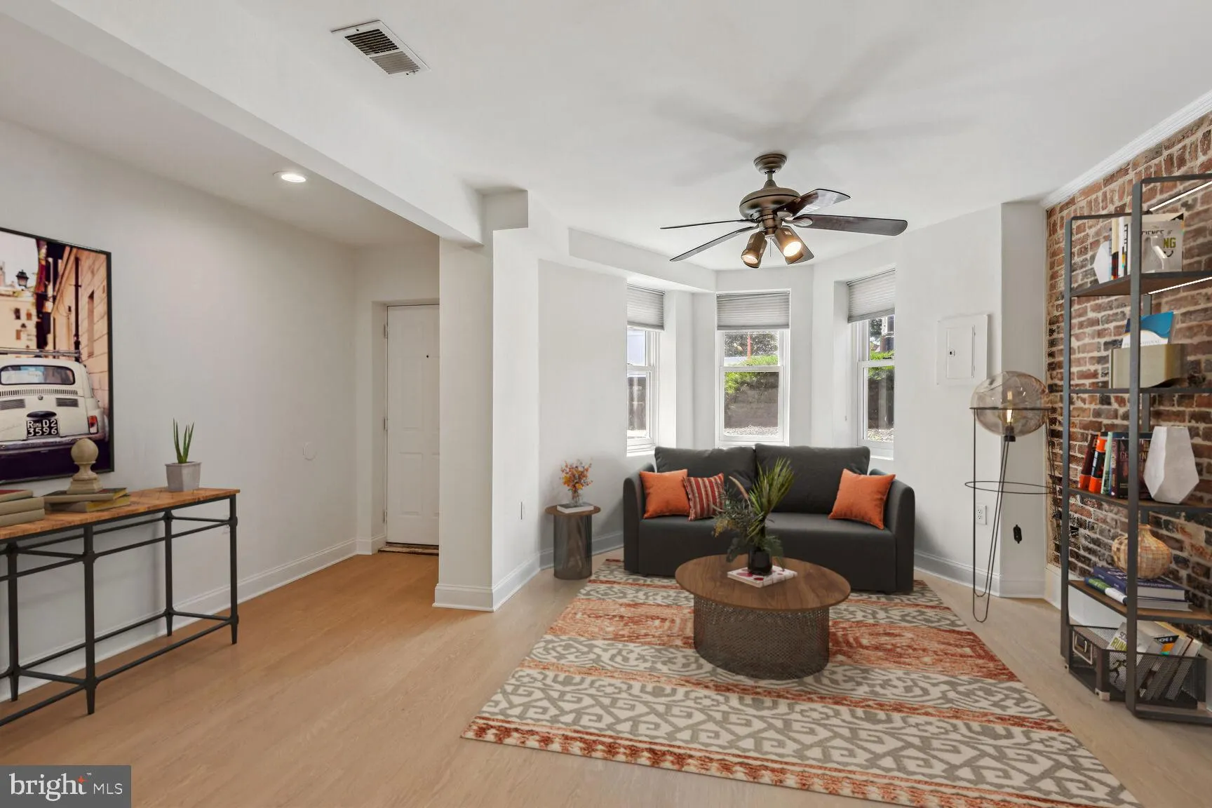 817 T STREET, Washington, DC 20001