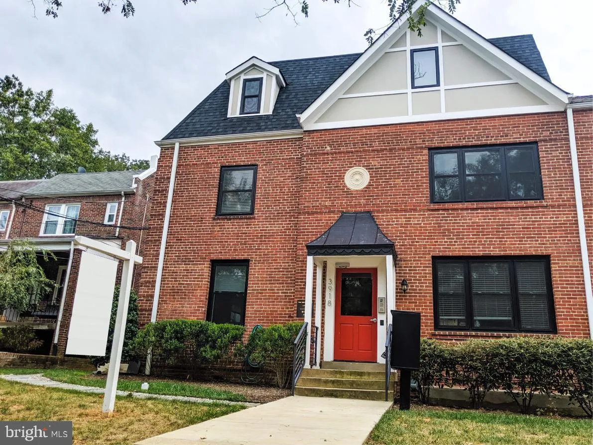 3918 W STREET, Washington, DC 20007