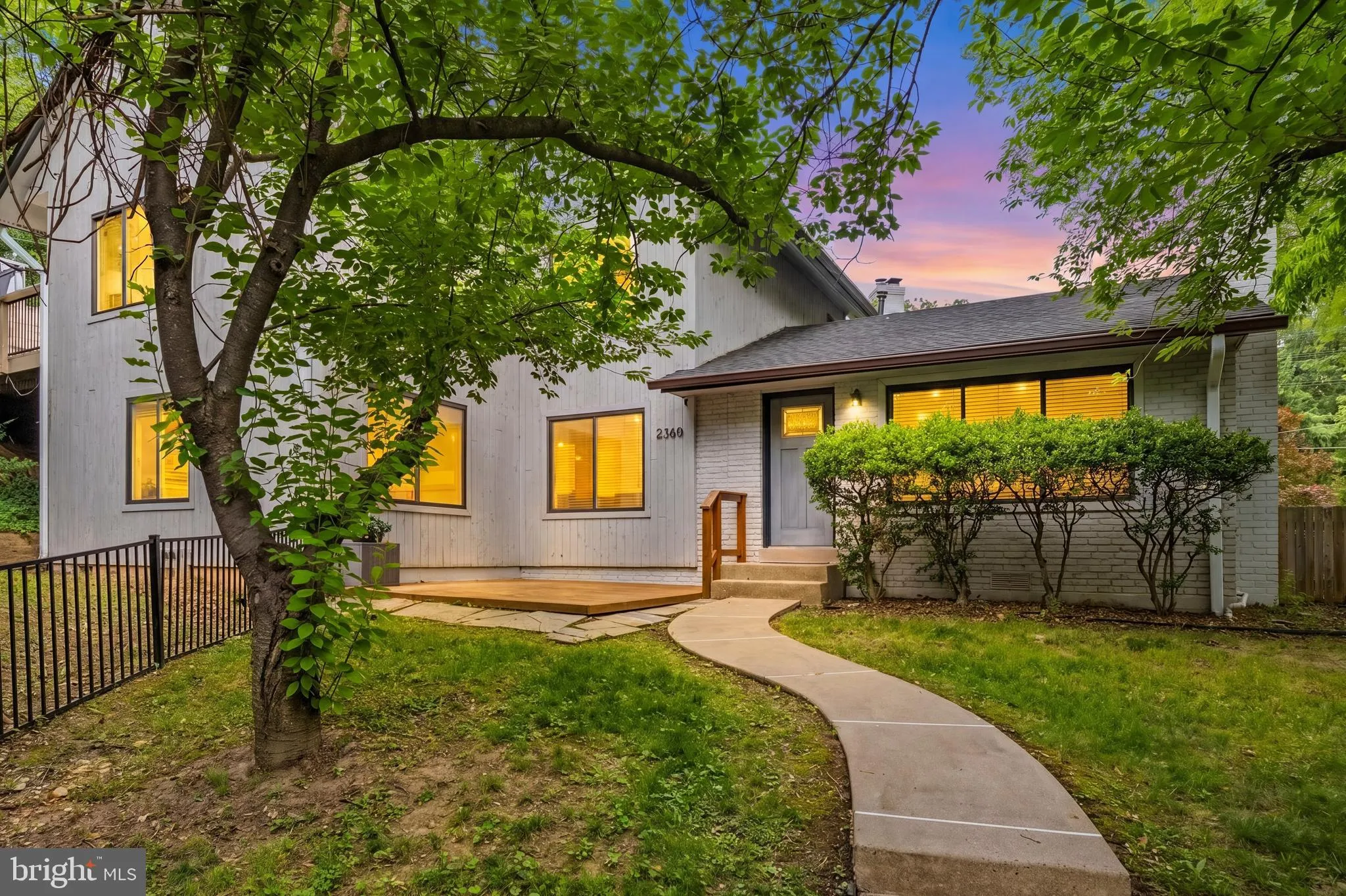2360 ARLINGTON RIDGE ROAD, Arlington, VA 22202