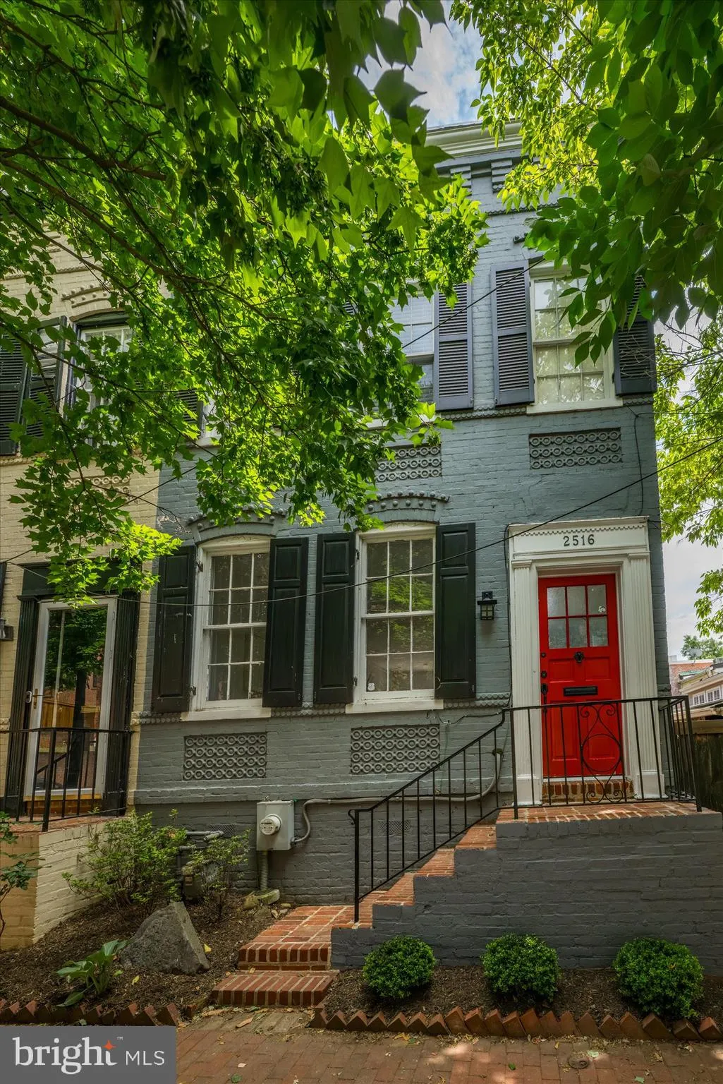 2516 EAST PLACE, Washington, DC 20007