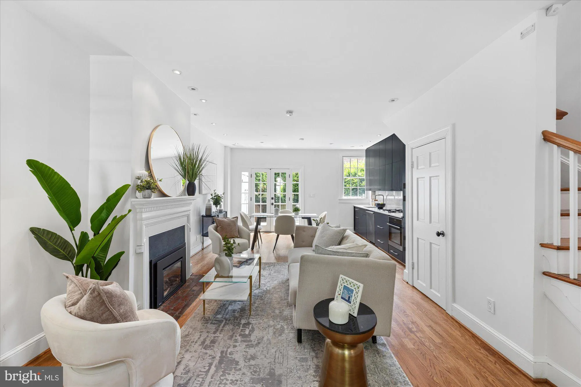 2516 EAST PLACE, Washington, DC 20007