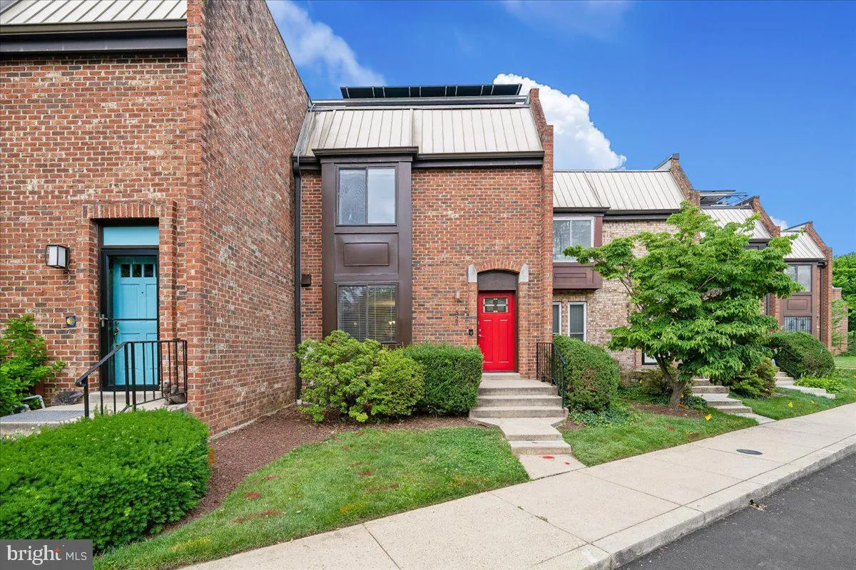 527 BRUMMEL COURT, Washington, DC 20012