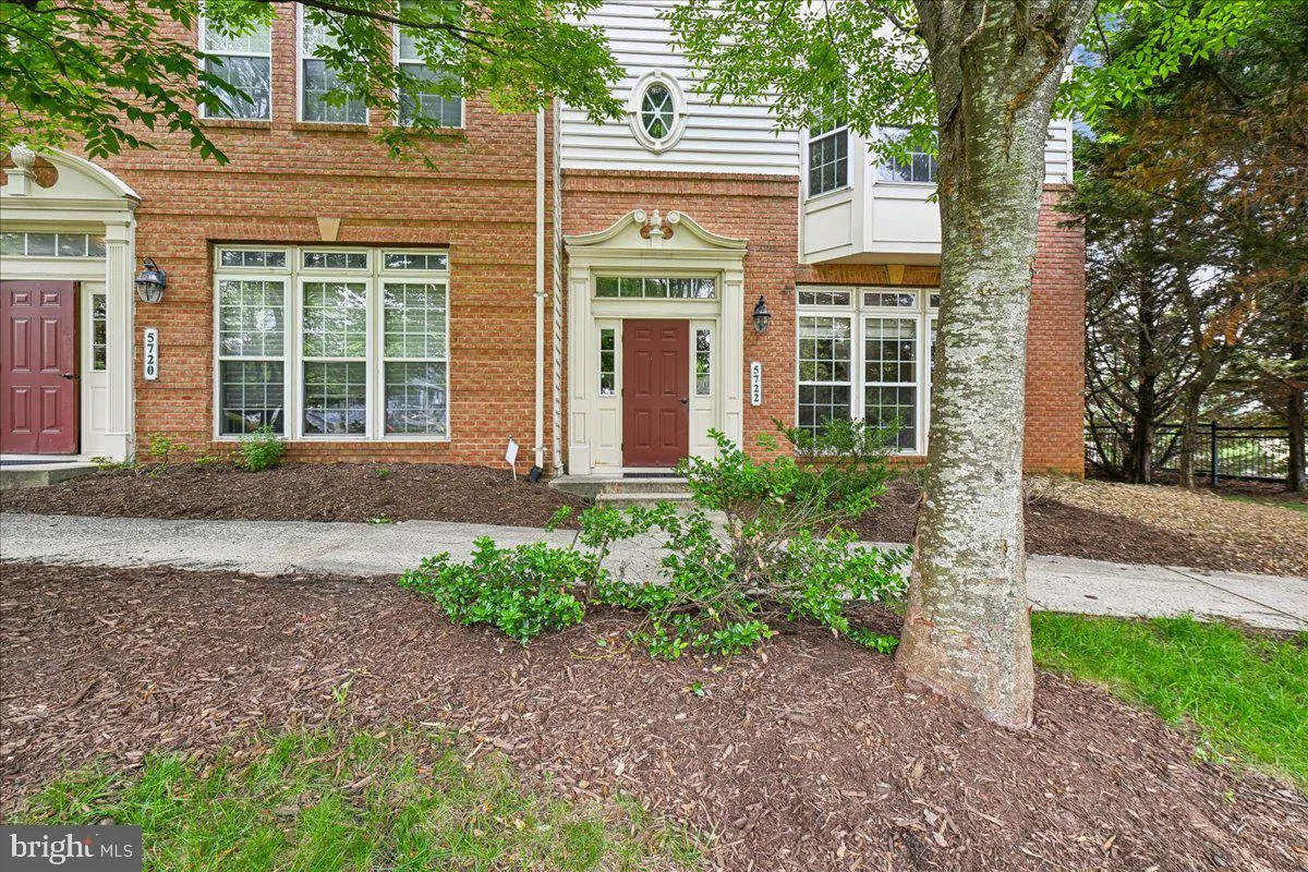 5722 CALLCOTT WAY, Alexandria, VA 22312