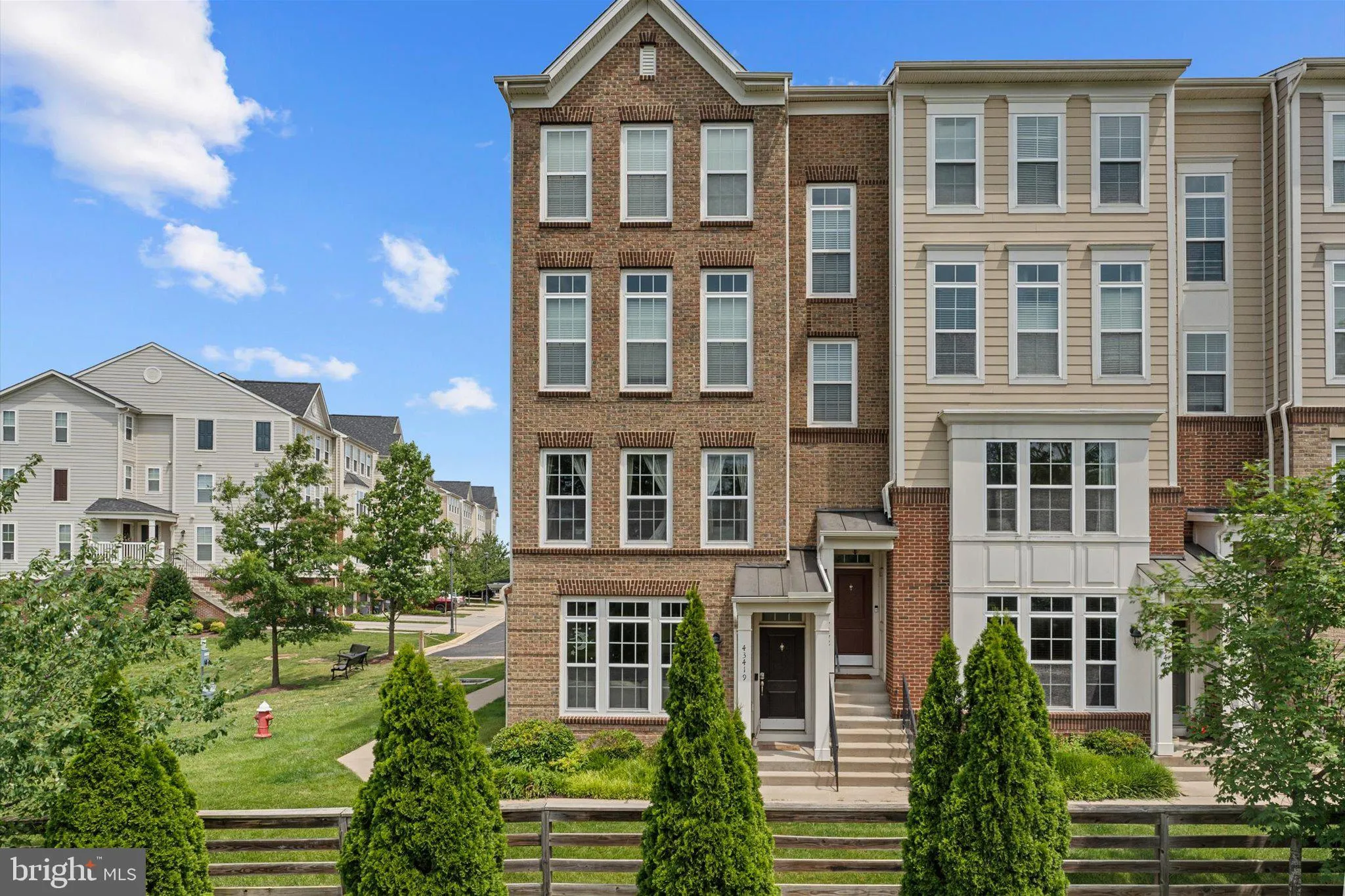 43419 TOWN GATE SQUARE, Chantilly, VA 20152