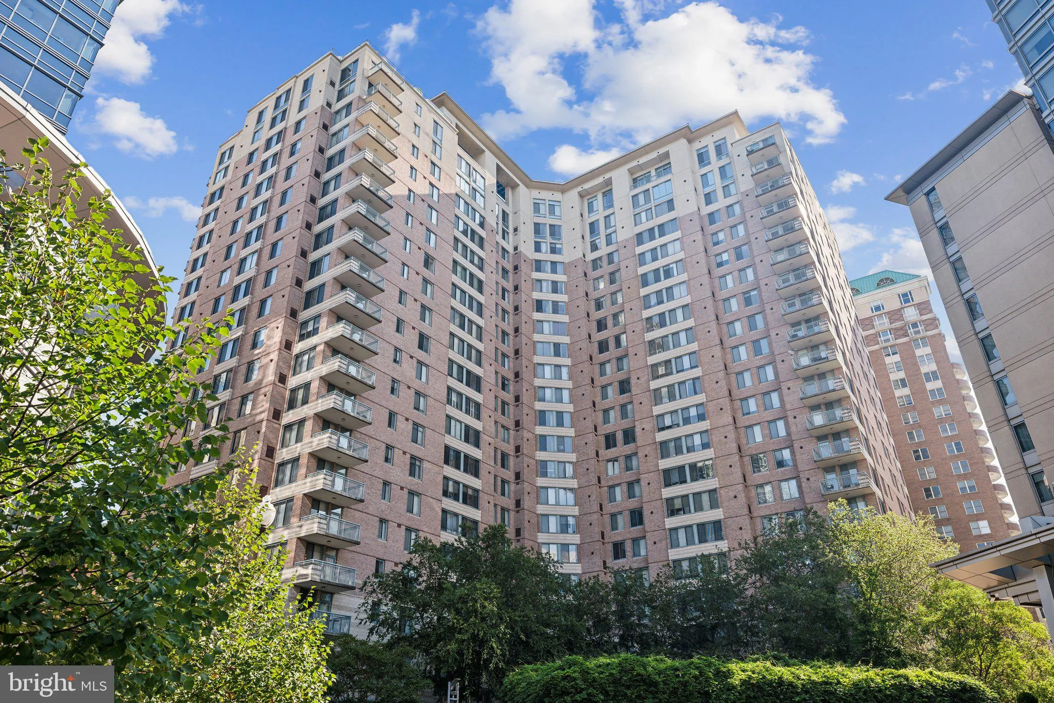 851 GLEBE ROAD, Arlington, VA 22203