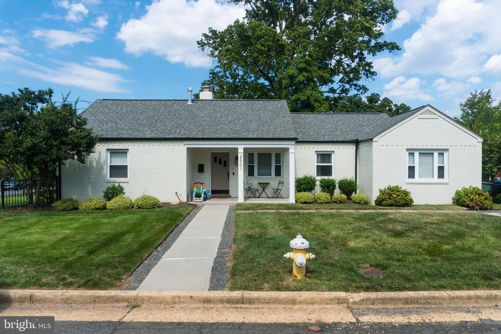 2501 CREST STREET, Alexandria, VA 22302