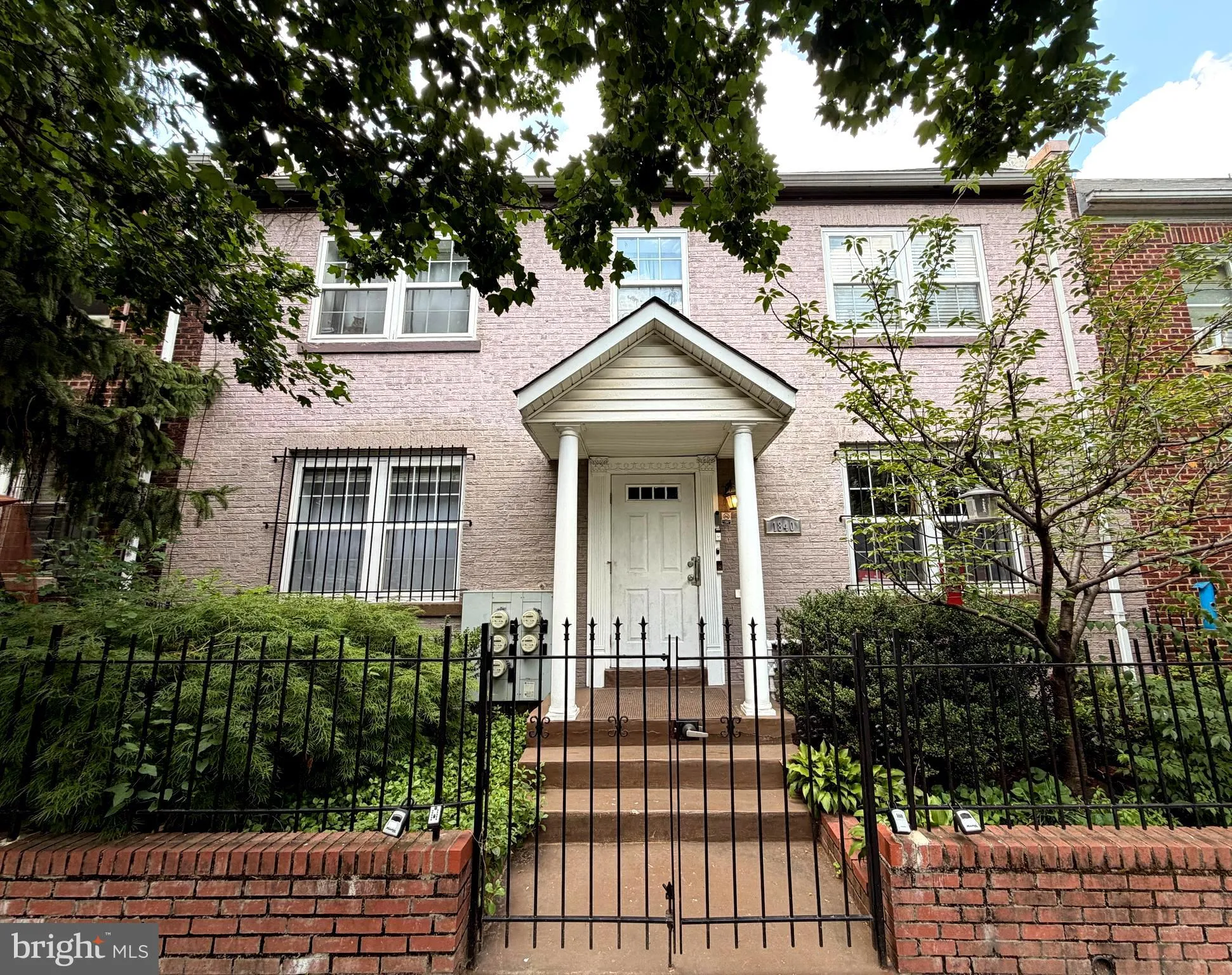 1840 D STREET, Washington, DC 20002