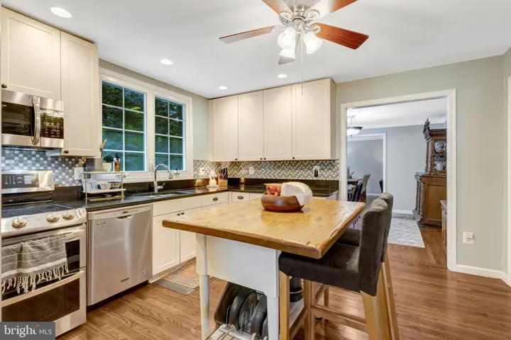 4509 Twinbrook Road, Fairfax, VA 22032