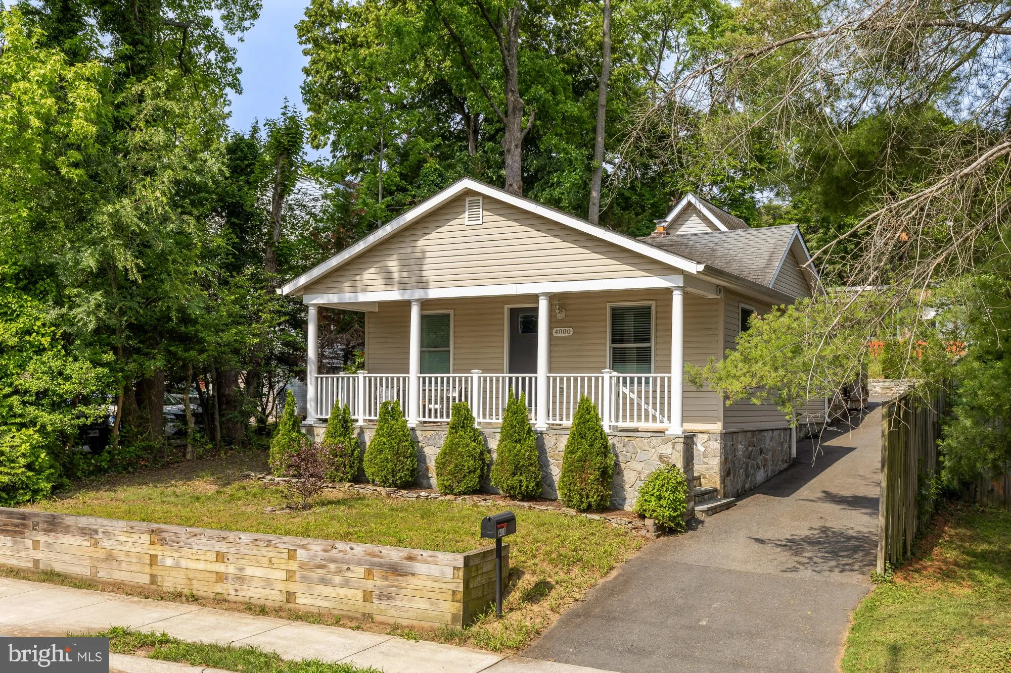 4000 ROBERTS ROAD, Fairfax, VA 22032