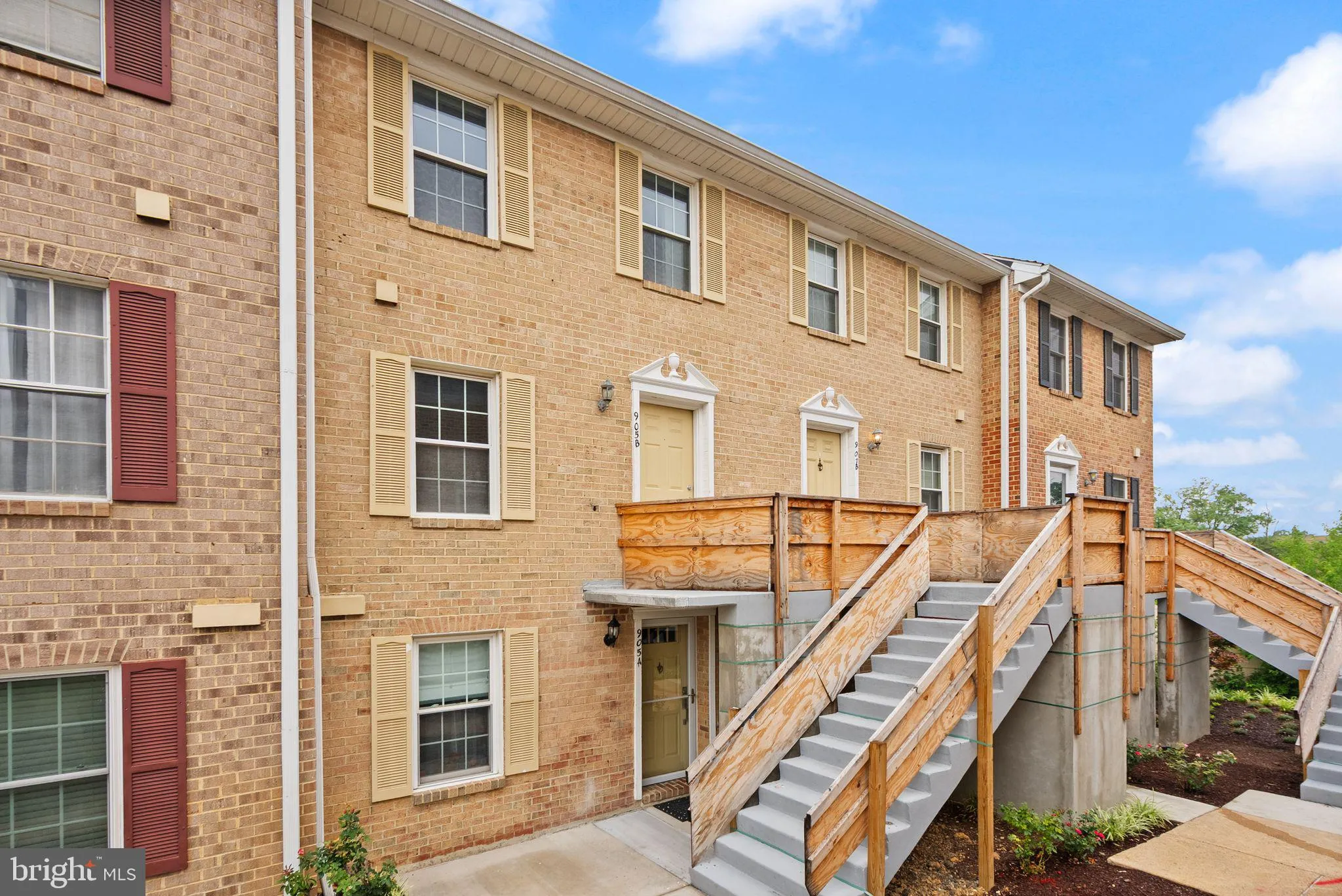 905 ROLFE STREET, Arlington, VA 22204