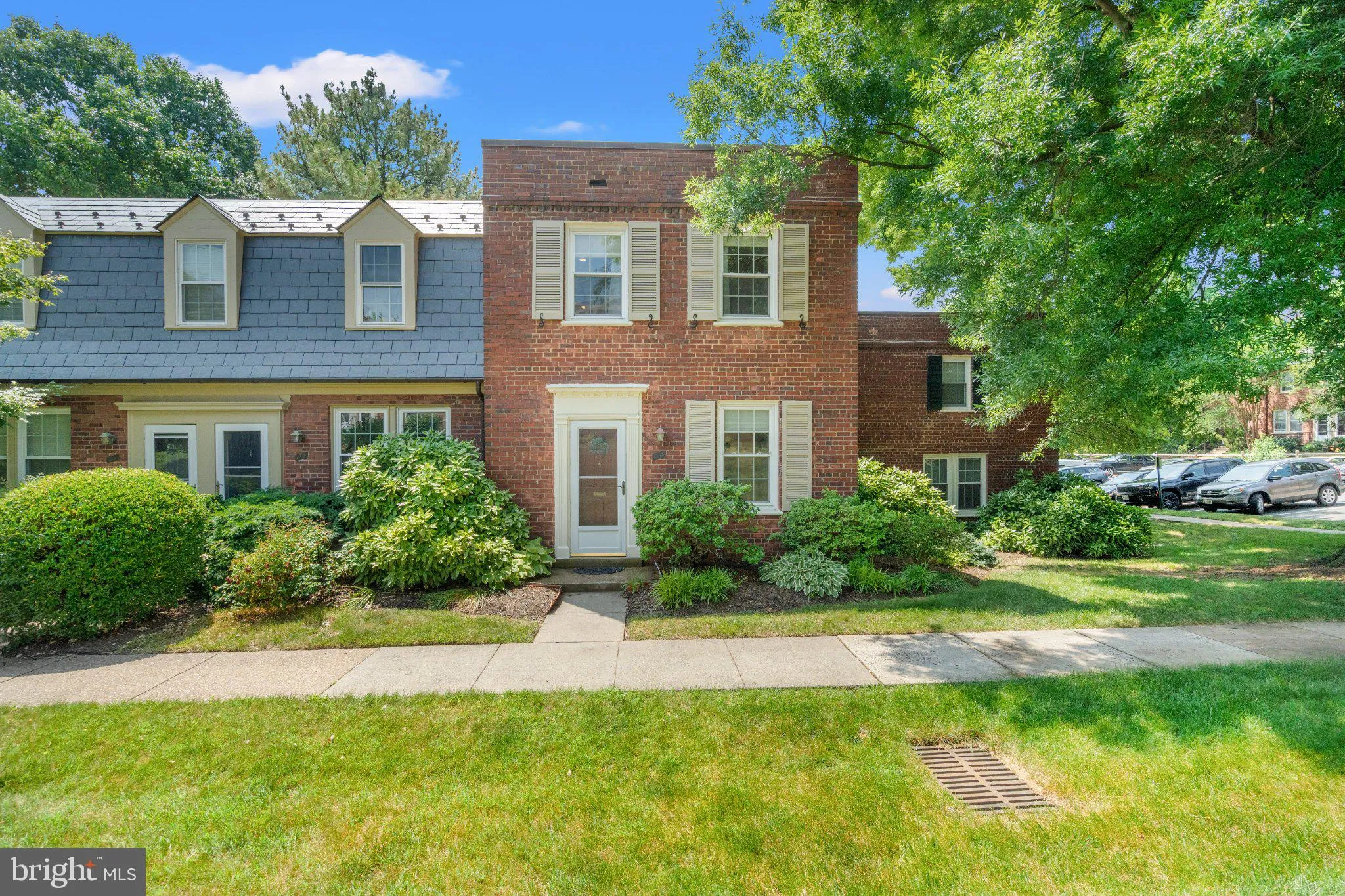 1021 BARTON STREET, Arlington, VA 22204