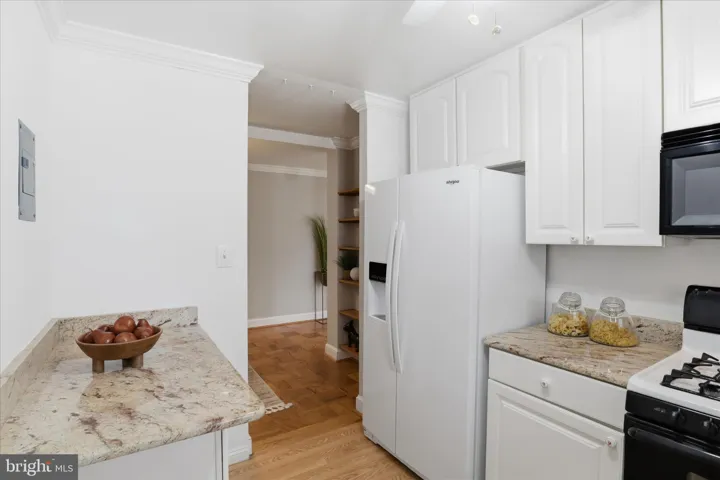 200 N Maple Avenue, Falls Church, VA 22046
