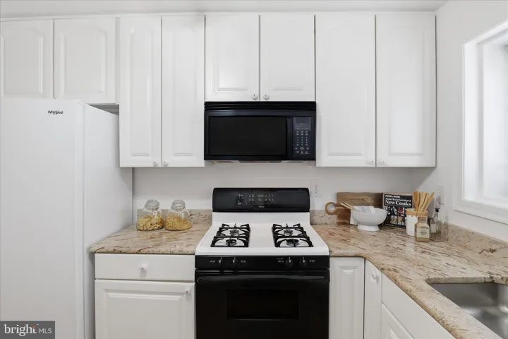 200 N Maple Avenue, Falls Church, VA 22046
