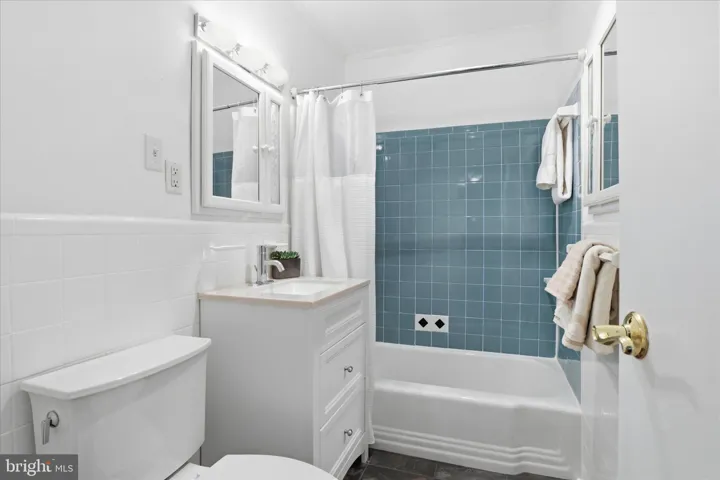 200 N Maple Avenue, Falls Church, VA 22046