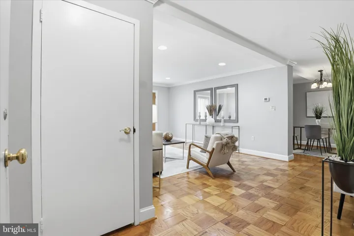 200 N Maple Avenue, Falls Church, VA 22046