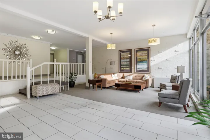 200 N Maple Avenue, Falls Church, VA 22046