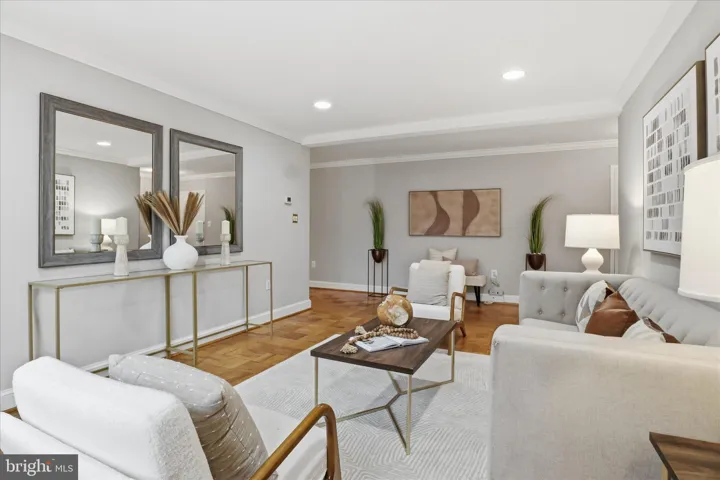 200 N Maple Avenue, Falls Church, VA 22046