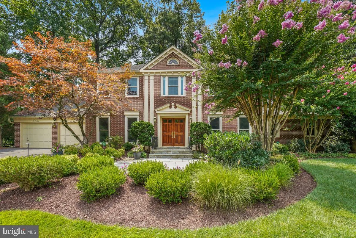 10904 ROUNDTABLE COURT, Rockville, MD 20852