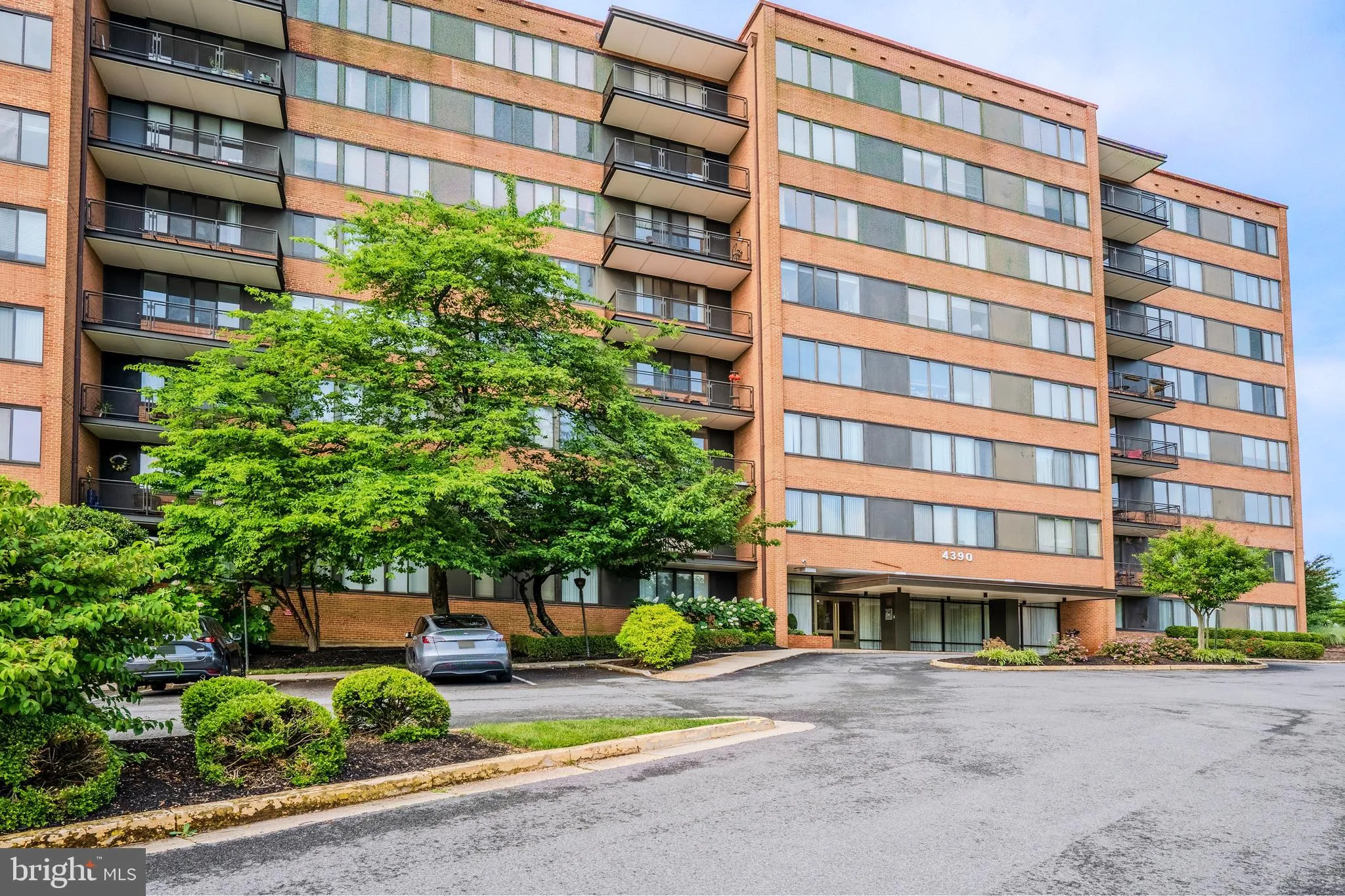 4390 LORCOM LANE, Arlington, VA 22207