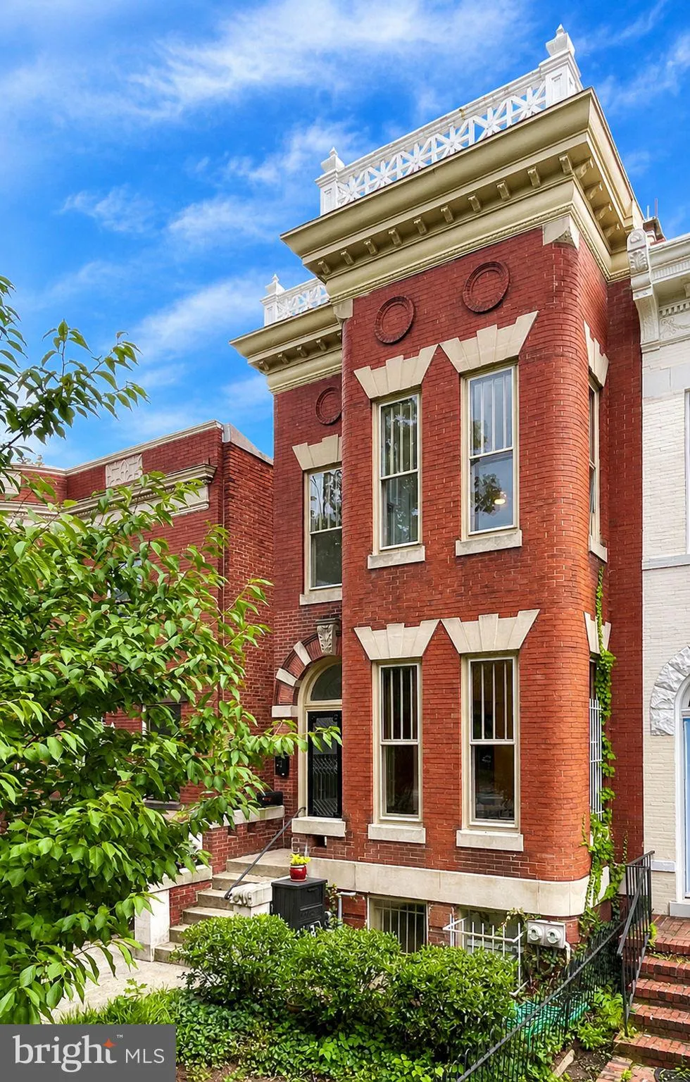 727 MASSACHUSETTS AVENUE, Washington, DC 20002
