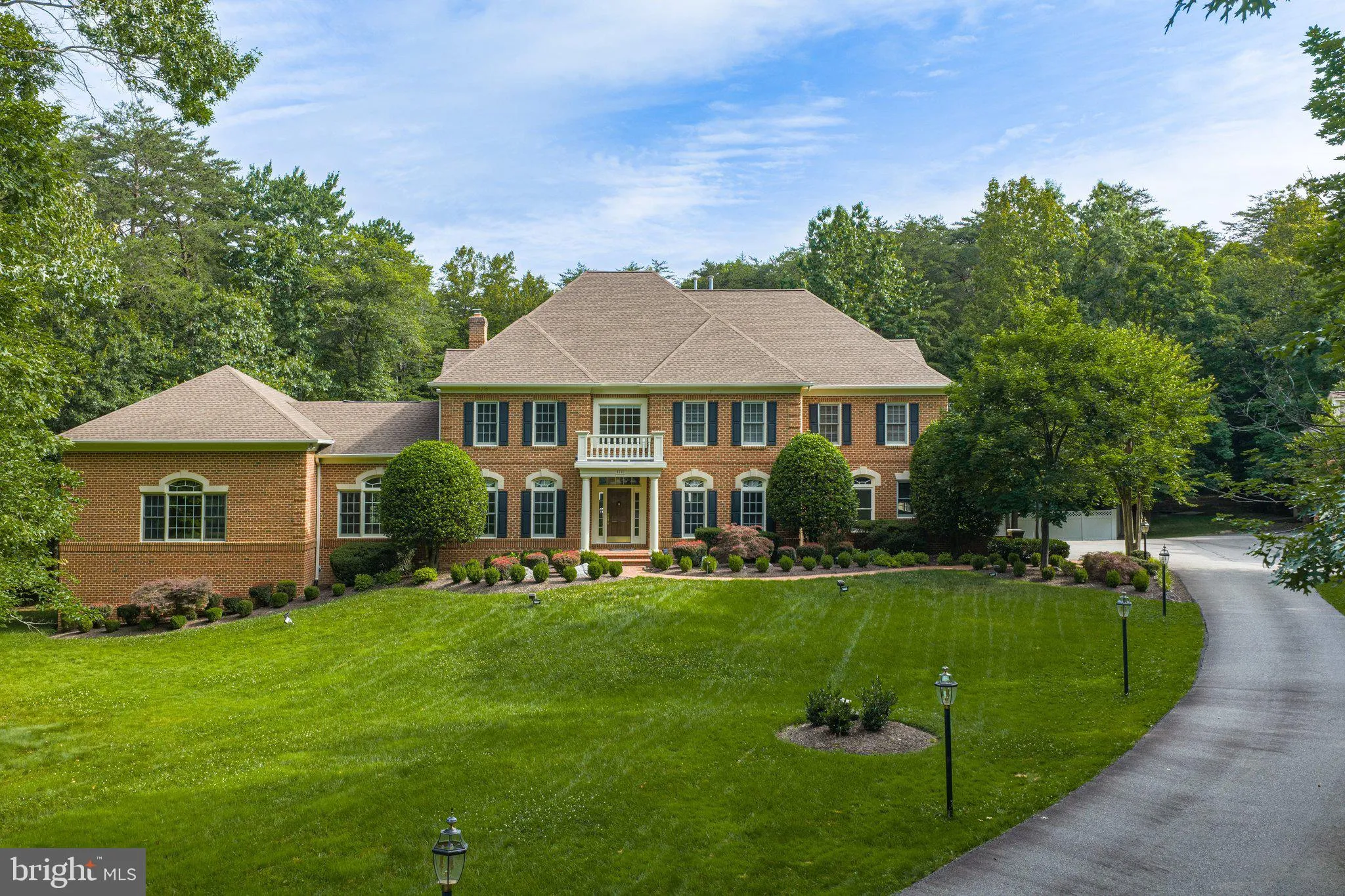 8261 ROSELAND DRIVE, Fairfax Station, VA 22039
