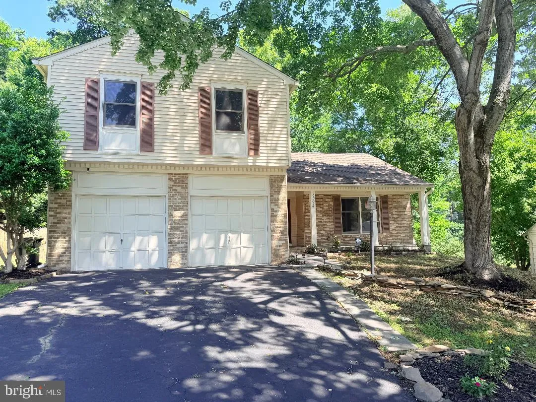 7594 WOODSTOWN DRIVE, Springfield, VA 22153