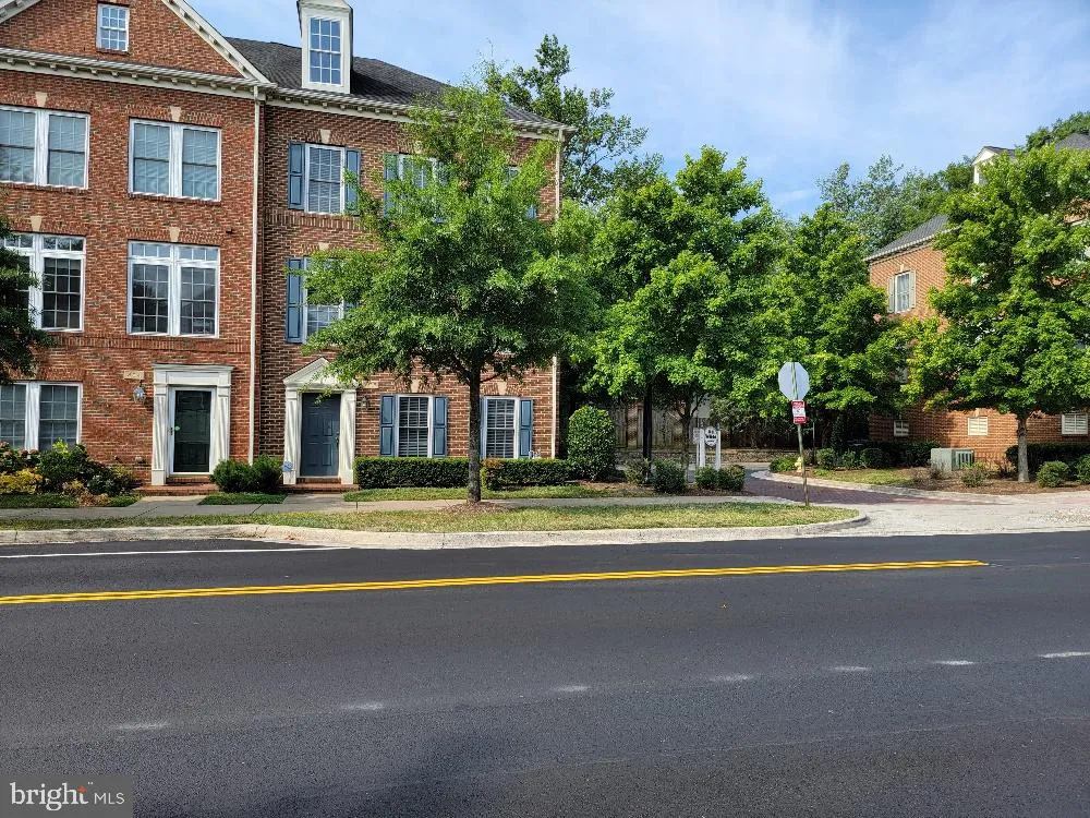 806 GLEBE ROAD, Alexandria, VA 22305