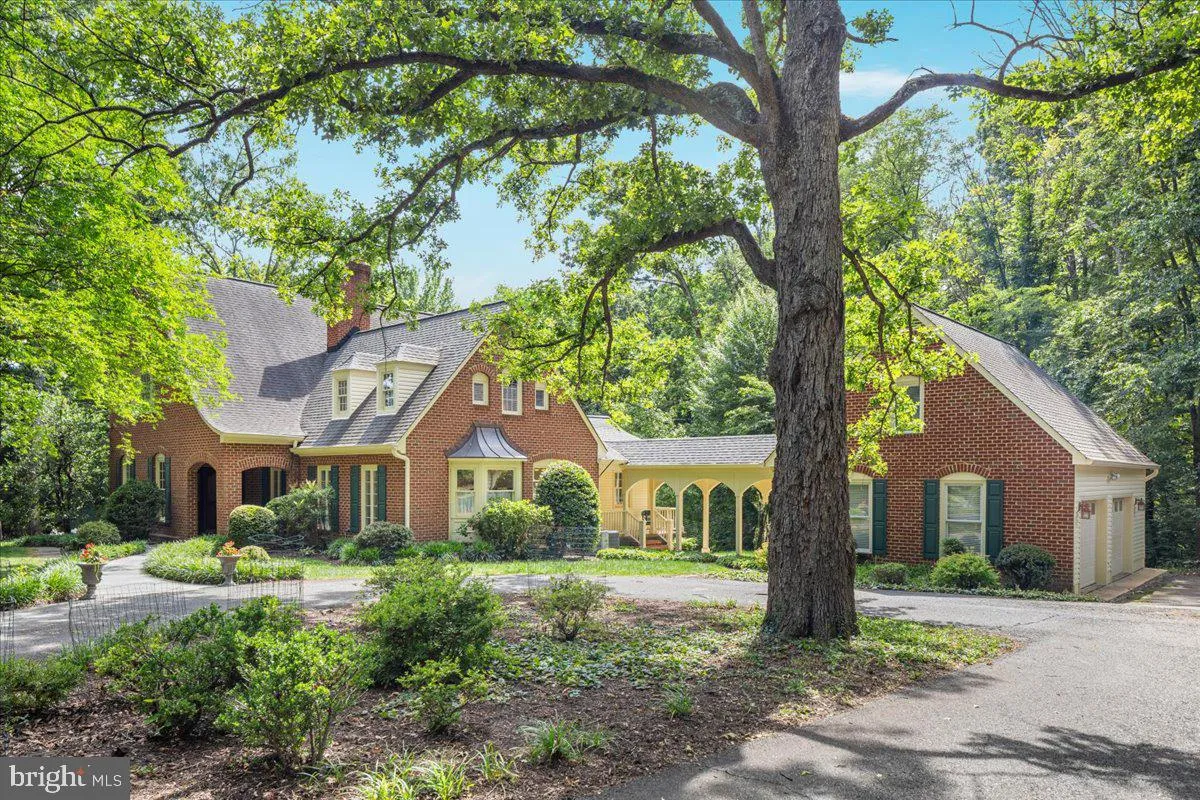 7131 WOODLAND DRIVE, Springfield, VA 22151