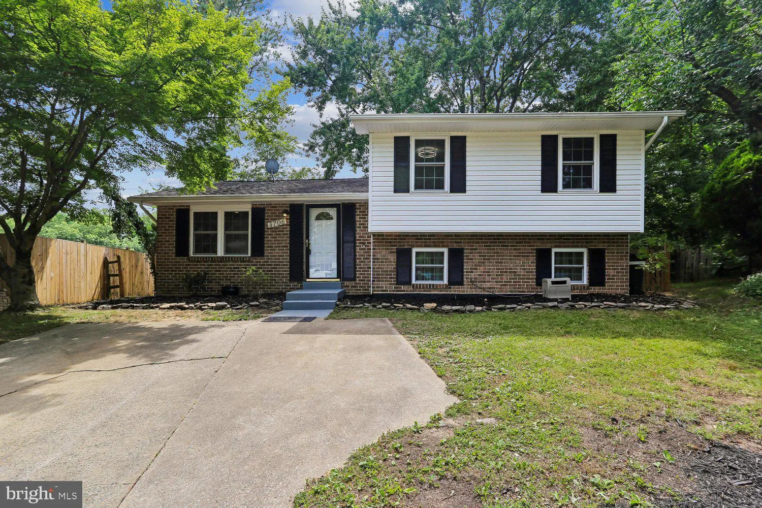 5706 OAK APPLE COURT, Burke, VA 22015
