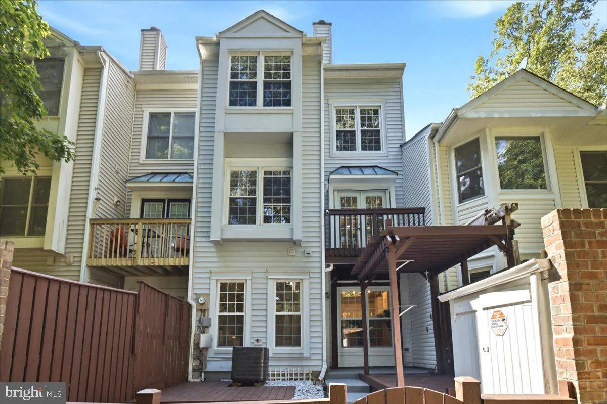 6013 CHESTNUT HOLLOW COURT, Centreville, VA 20121