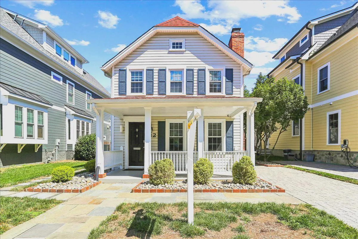 32 LINDEN STREET, Alexandria, VA 22301