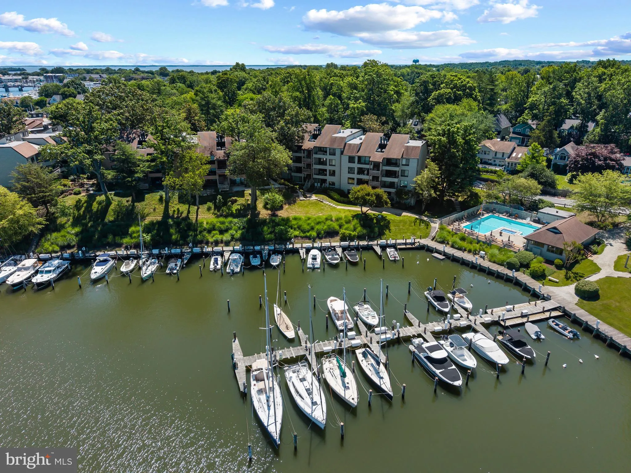 6 PRESIDENT POINT DRIVE, Annapolis, MD 21403